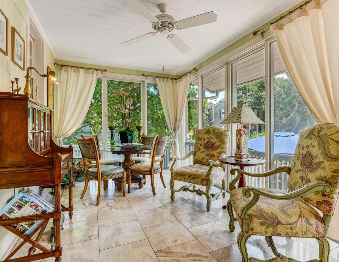 Spanish Moss Inn Савана Екстериор снимка