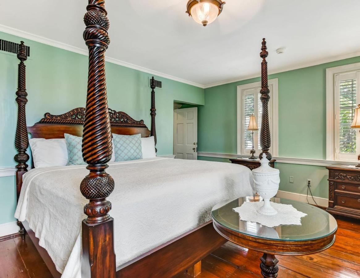 Spanish Moss Inn Савана Екстериор снимка