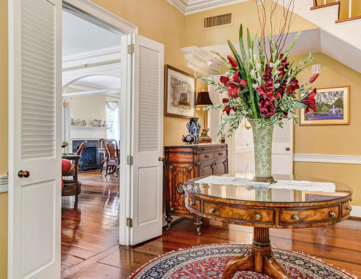 Spanish Moss Inn Савана Екстериор снимка