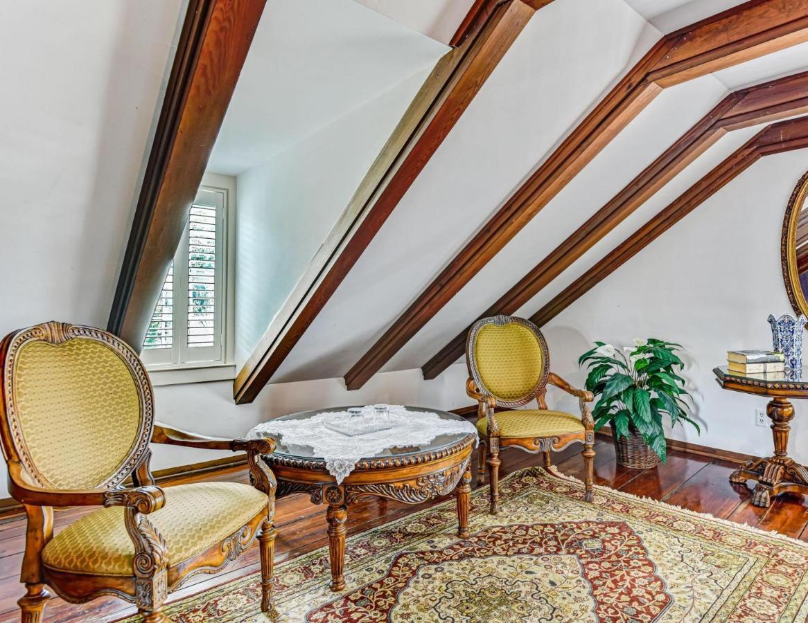 Spanish Moss Inn Савана Екстериор снимка