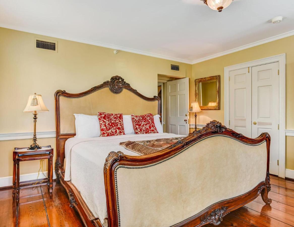 Spanish Moss Inn Савана Екстериор снимка