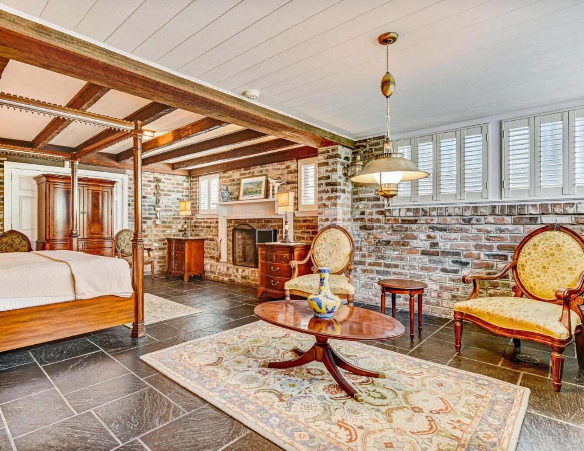 Spanish Moss Inn Савана Екстериор снимка