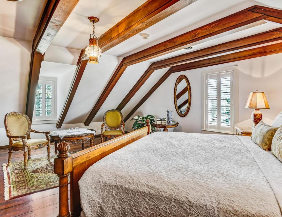 Spanish Moss Inn Савана Екстериор снимка